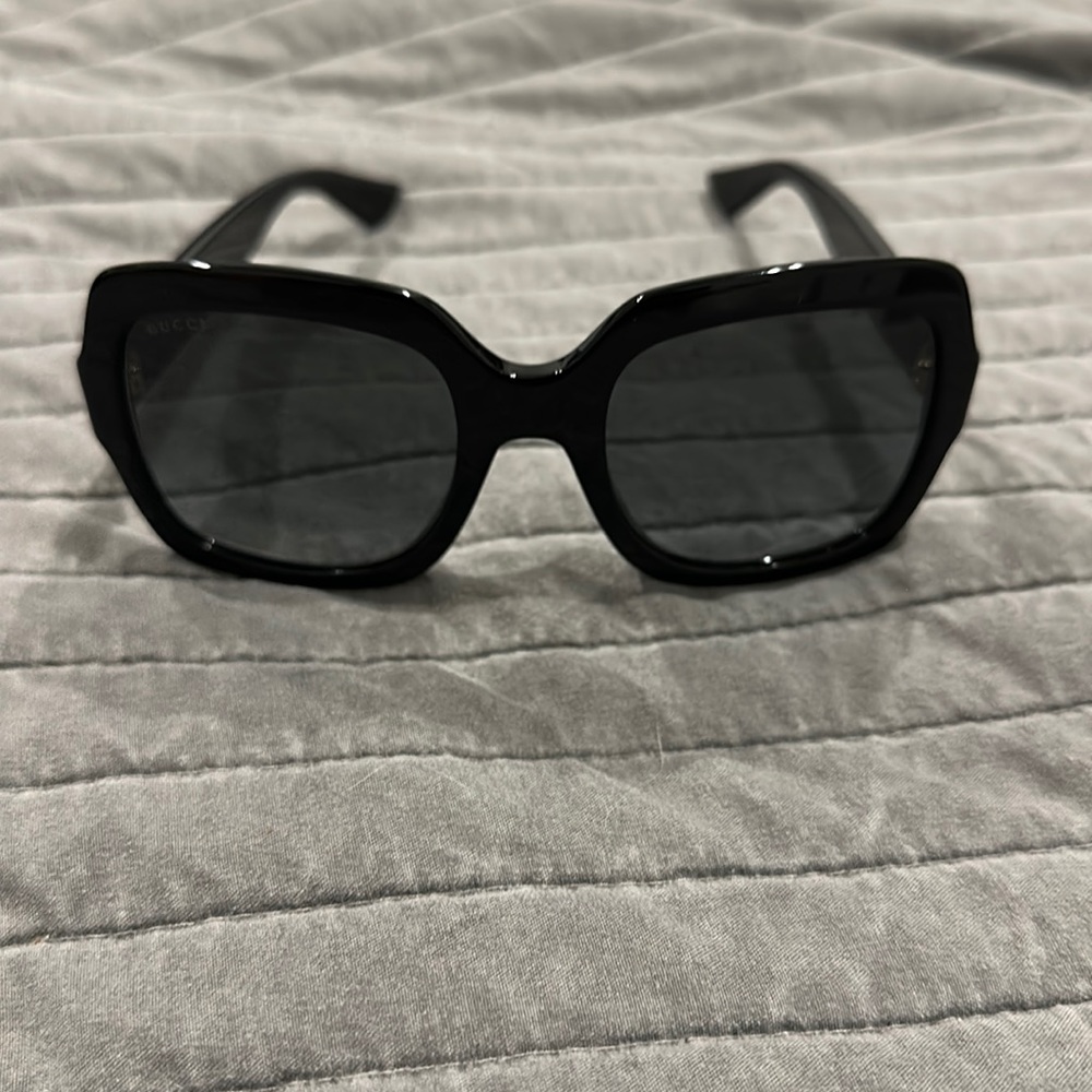 The Gucci Sunglasses GUCCI-0053S-001-54  oversized square sunglasses